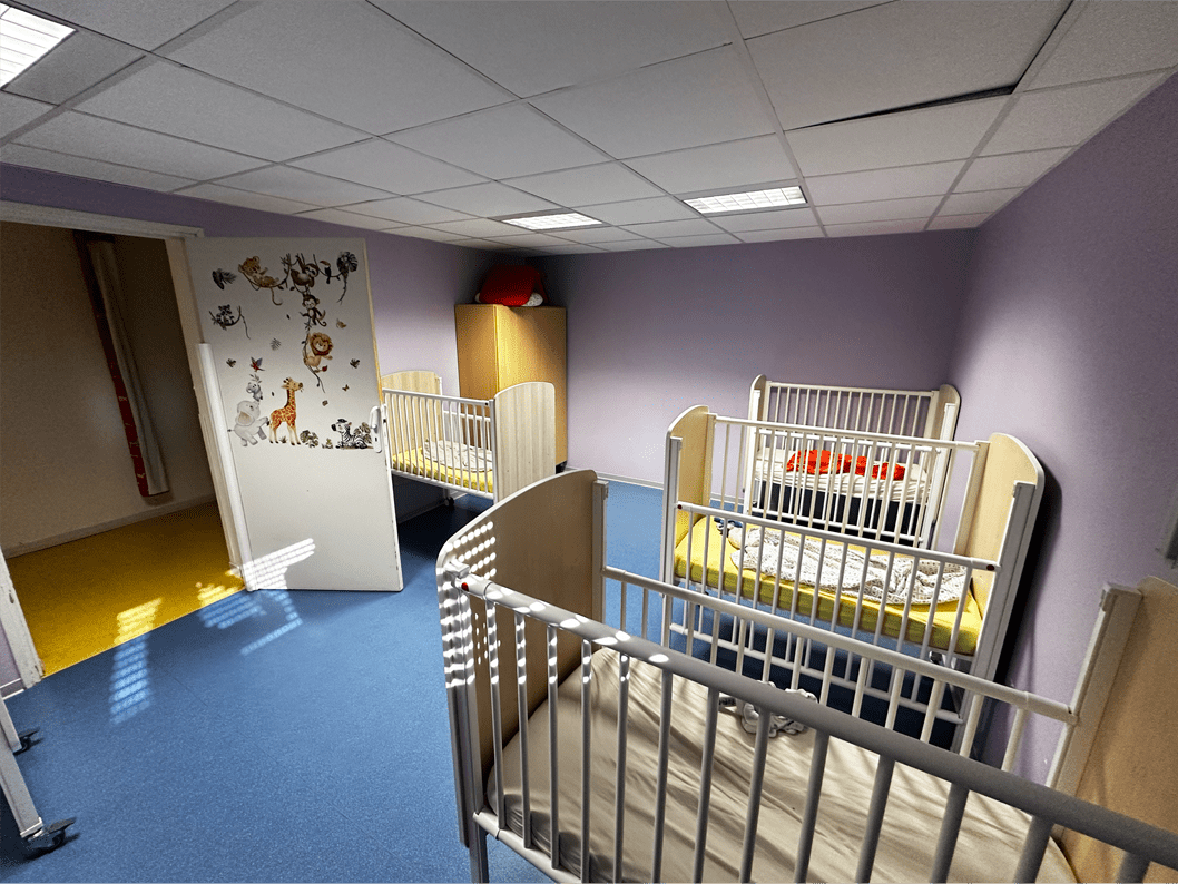 Salle de sieste Crèche Les Péquélous Salle de sieste Crèche Les Péquélous