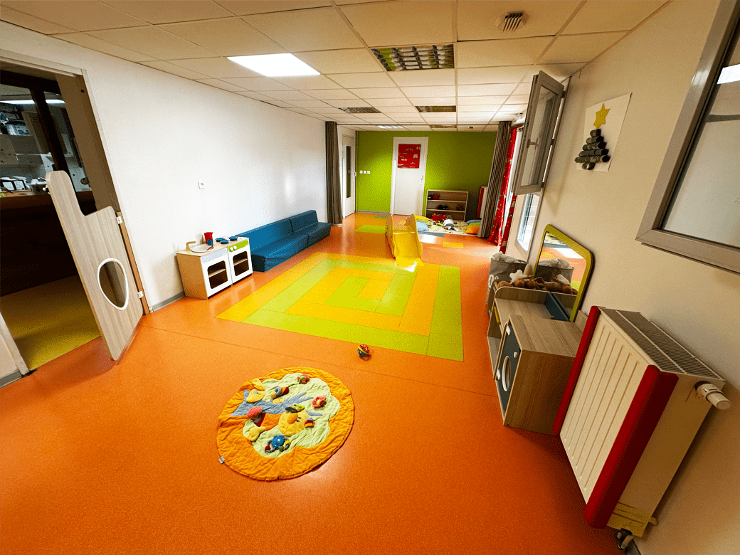 Salle d'éveil Crèche les Péquélous Salle d'éveil Crèche les Péquélous